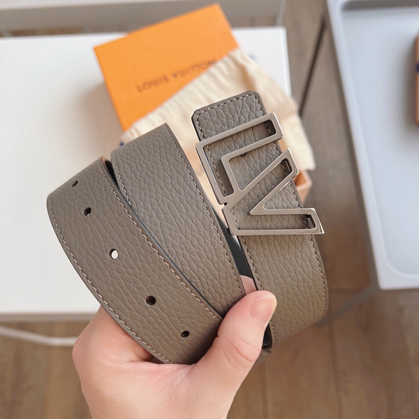 ルイヴィトンベルト正面デザイン